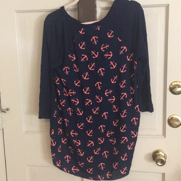 3/4 sleeve top - Picture 2 of 2